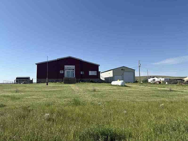 1st image of 119 2nd Ave