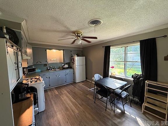 3rd image of 18 Toler St