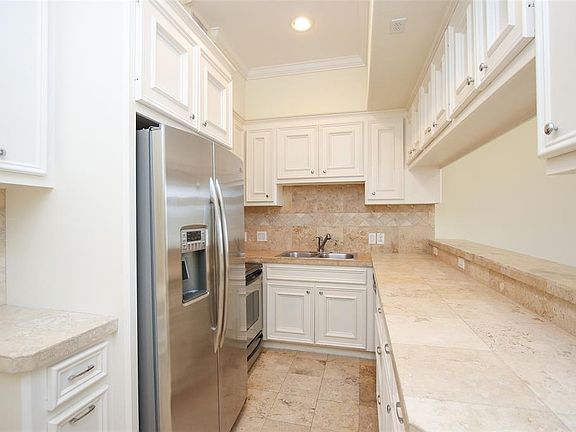 4th image of 2701 Helena St APT 205
