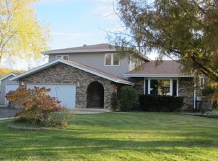 29W055 Schillinger Dr, Naperville, IL 60564