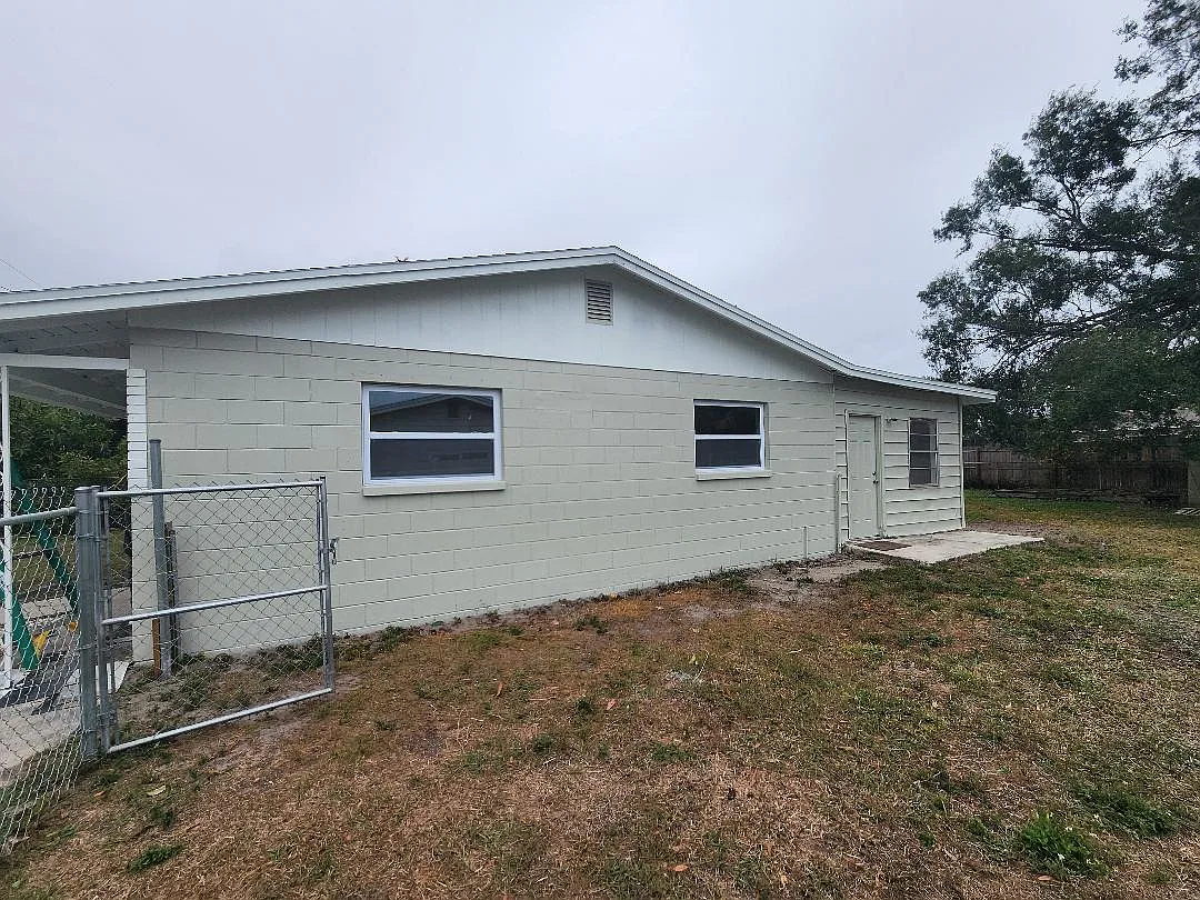 Building Photo - 6406 S Cameron Ave #1