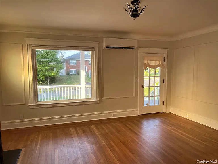 36 Grand Blvd #1 — Photo 2