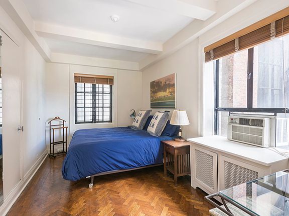 4th image of 1 W 67th St #608