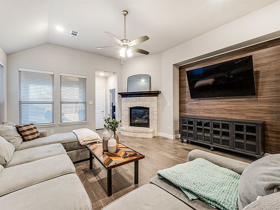 4th image of 9828 Echo Summit Dr