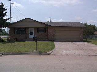 161 SW 68th St, Lawton, OK 73505