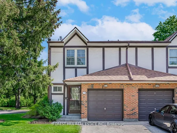 2120 Rathburn Rd E #37, Mississauga, ON L4W 2S8