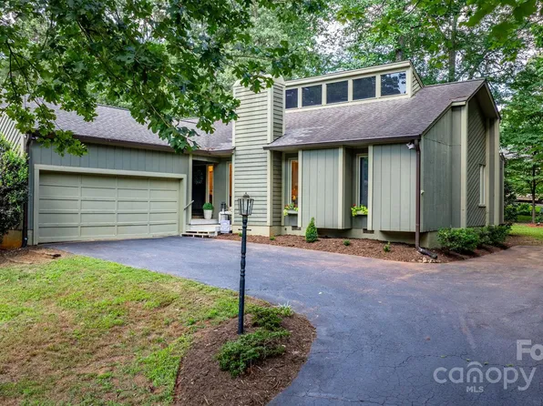 1748 4th Street Ct NE, Hickory, NC 28601