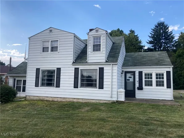 41 Walnut St, Columbiana, OH 44408