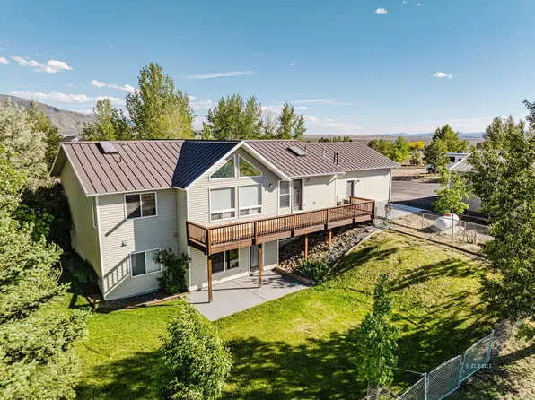 807 Silver Oak Dr, Spring Creek, NV 89815