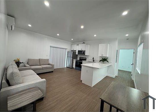 1st image of 234 E 51st St #238