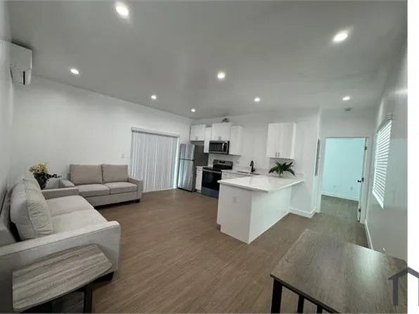 234 E 51st St, Los Angeles, CA