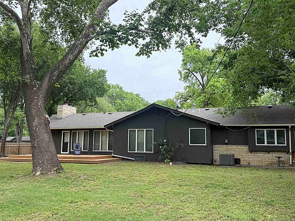 4th image of 3151 N Somerset Dr