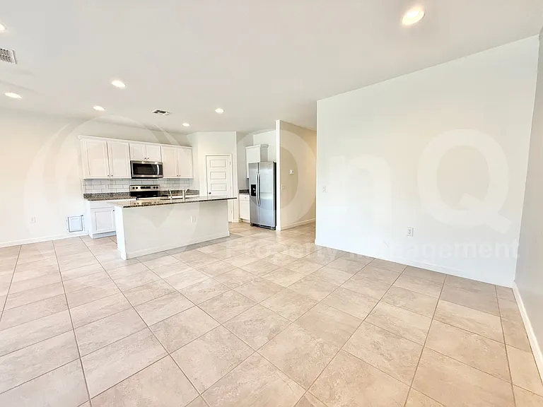3246 W Sable Ave — Photo 6