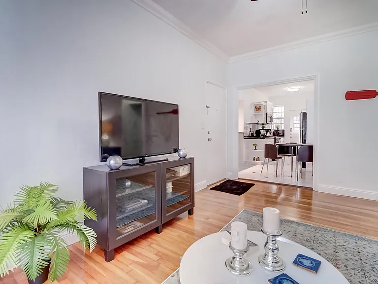 825 Jefferson Ave #2 — Photo 16