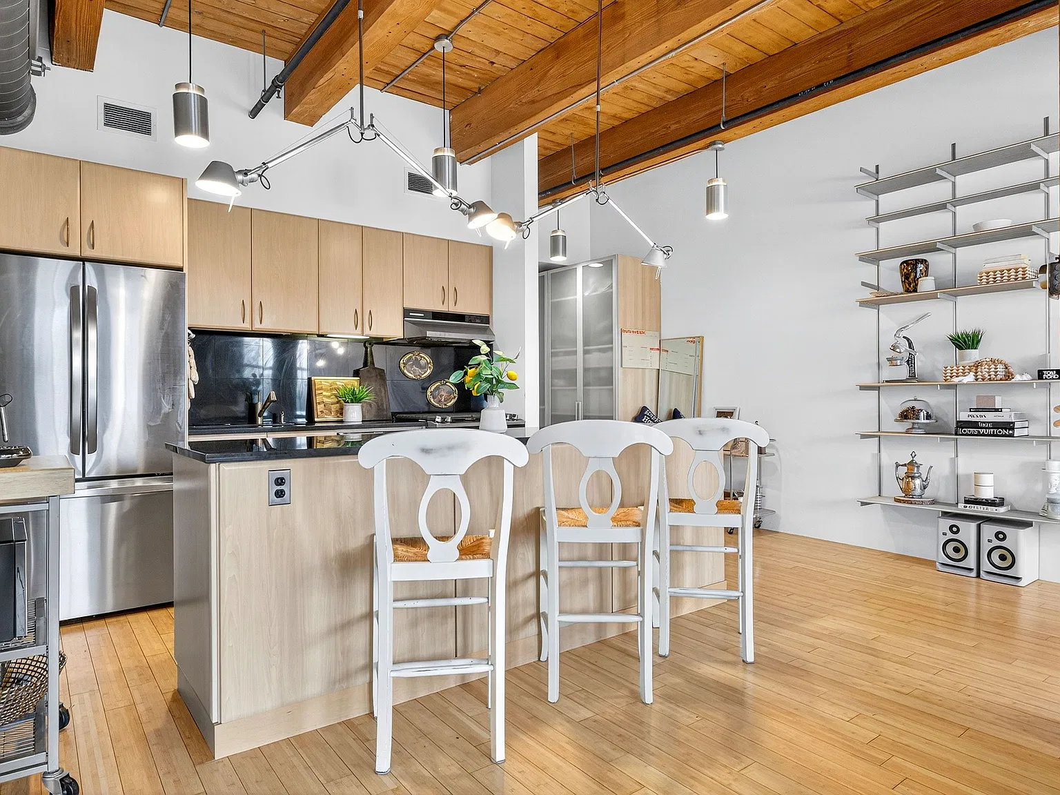 1 bed, 845 sqft, $3,750 — Photo 4
