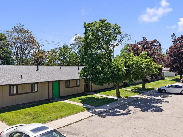 4144 Airport Rd, Waterford, MI 48329