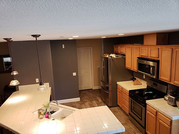 5th image of 695 Armand Ave