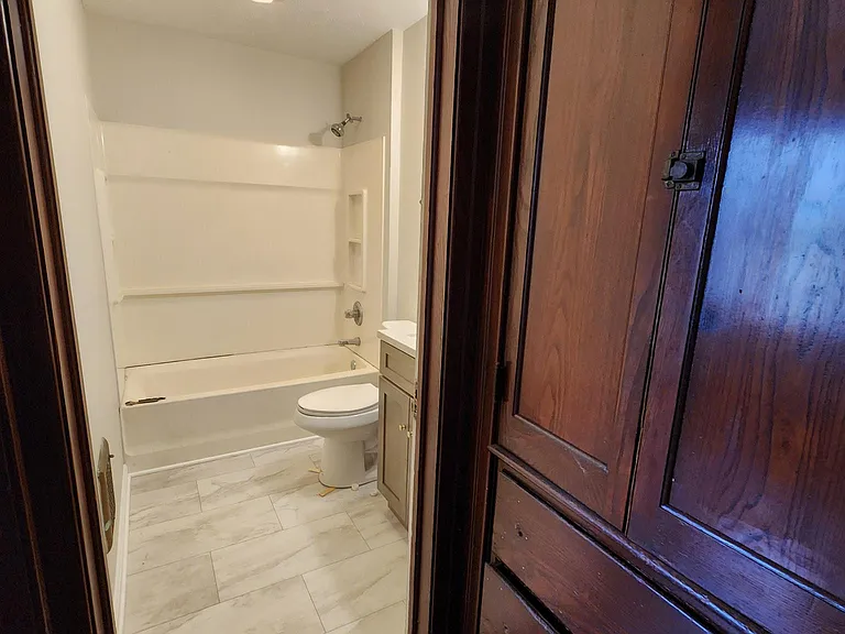 674 Parsells Ave #674 — Photo 9
