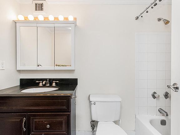 5th image of 1374 Midland Ave APT 501