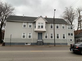 2305 W Fullerton Ave, Chicago, IL