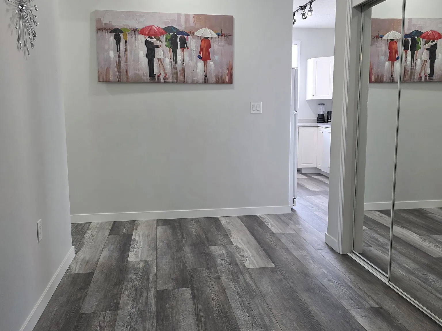 2 bed, 1050 sqft, $2,695 — Photo 2