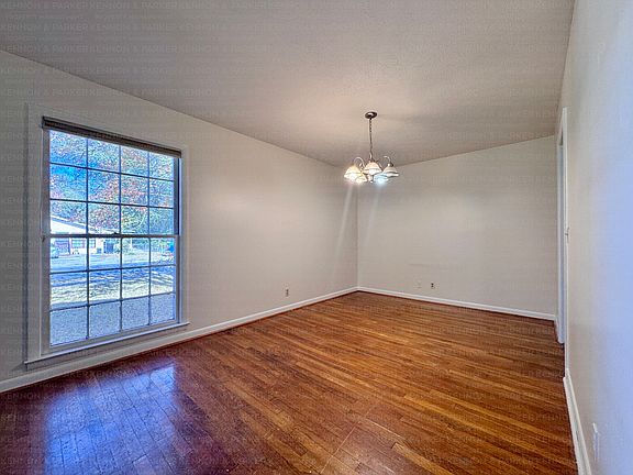 Dining Room 7'10 x 9'10