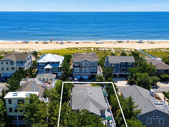 2nd image of 39 Dune Rd