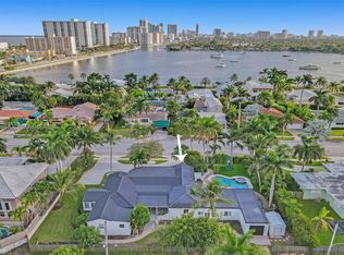 725 Harrison St, Hollywood, FL 33019
