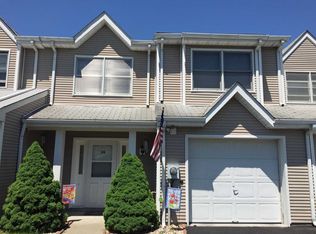 26 Deer Crossing Dr, Fishkill, NY 12524