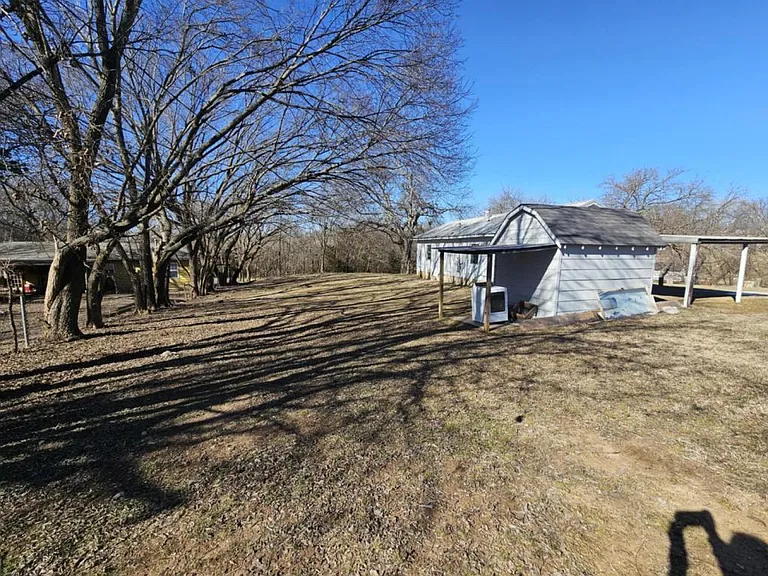 517 E Vinita Ave — Photo 19