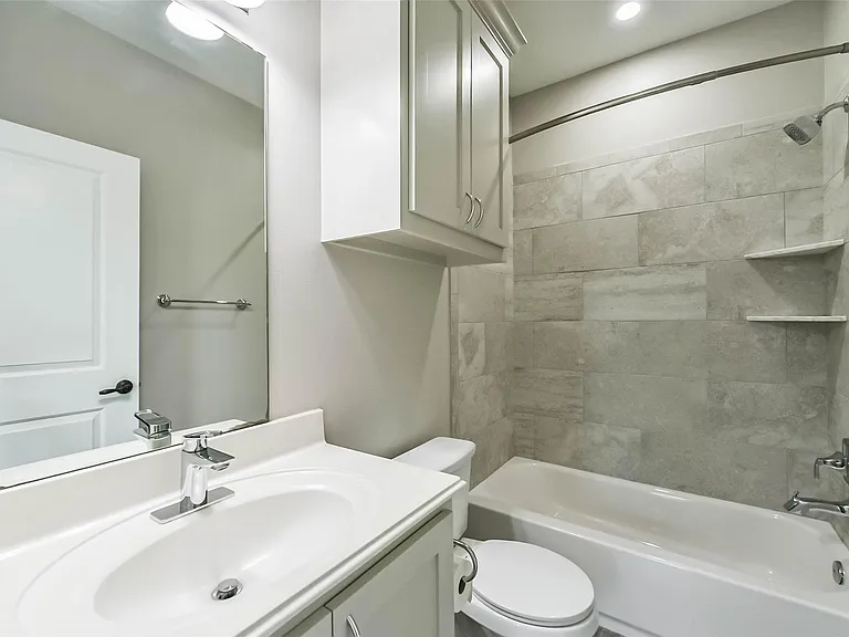 1317 Chantilly Ln — Photo 39