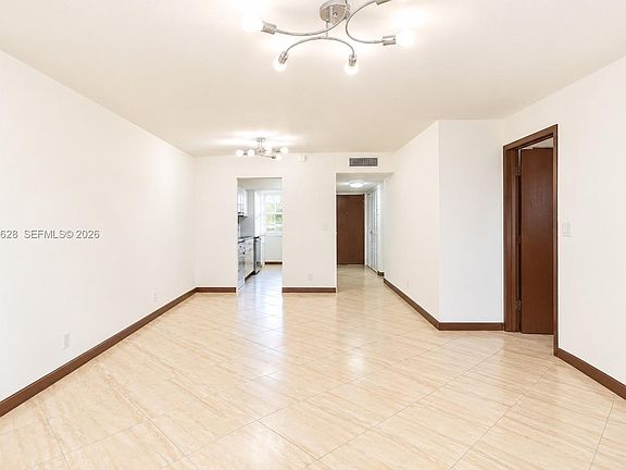 4th image of 3120 N Pine Island Rd APT 403