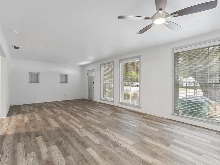 1221 N Neblett St — Photo 14