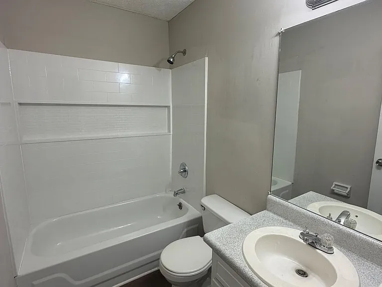 8513 Pineland Dr — Photo 11