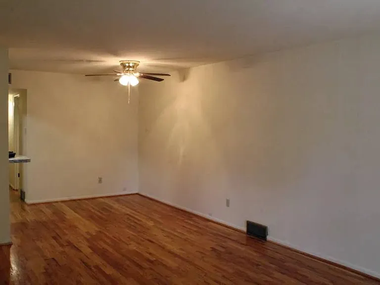 White Bluff Apartments — Photo 32