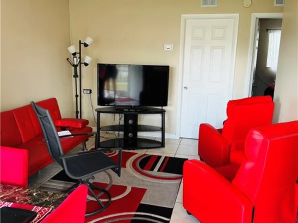 3325 Airport RD N #R6, NAPLES, FL 34105