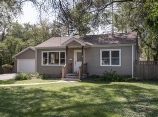 4400 Stonewall Ave, Downers Grove, IL 60515