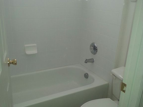 3rd image of 2724 Callaway Ln