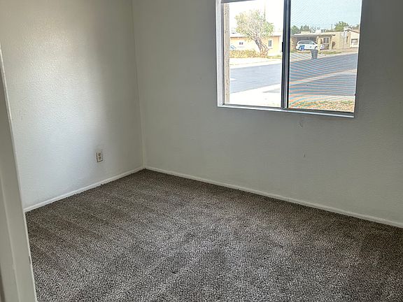 5th image of 2721 W Ellis Dr