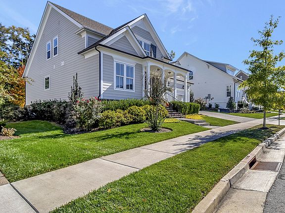 4th image of 6060 Maysbrook Ln
