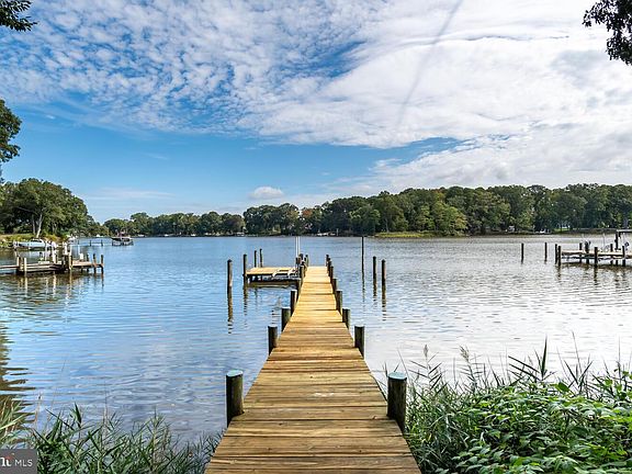 2nd image of 309 Wye Harbor Dr
