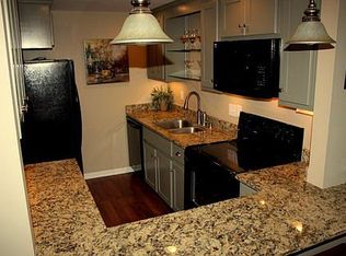 40 Helmsman Ct, Savannah, GA 31410