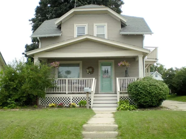633 S Main St, West Bend, WI 53095