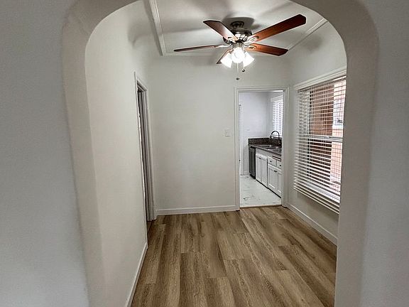 2nd image of 5225 De Longpre Ave #425271