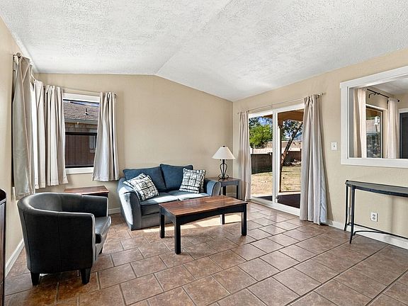 3rd image of 115 Pearl Dr NE