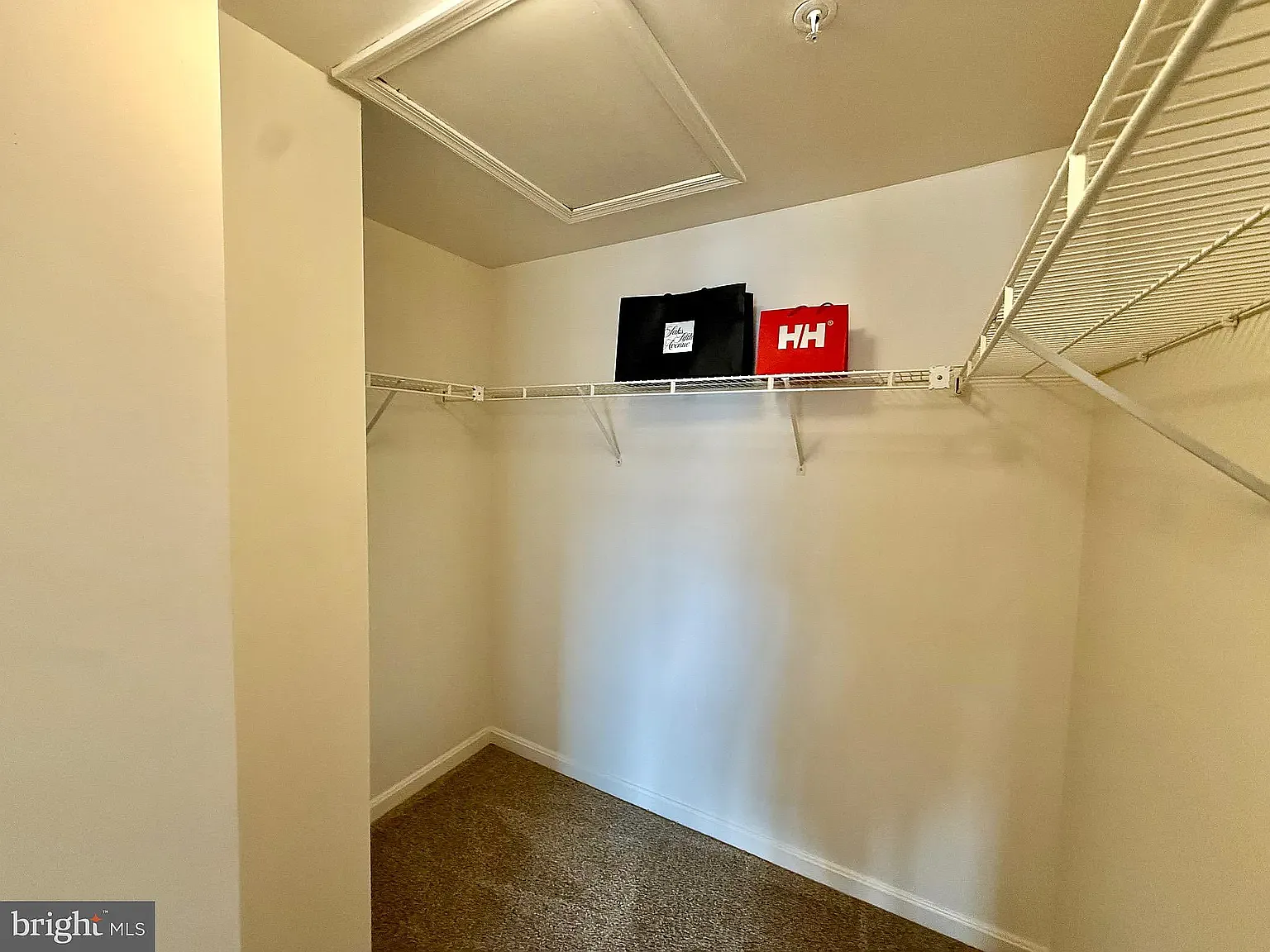 3 bed, 1696 sqft, $2,700 — Photo 3