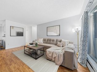 932 Robinson St #105, Coquitlam, BC V3J 7R8