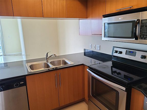 2nd image of 1750 N Bayshore Dr APT 3715