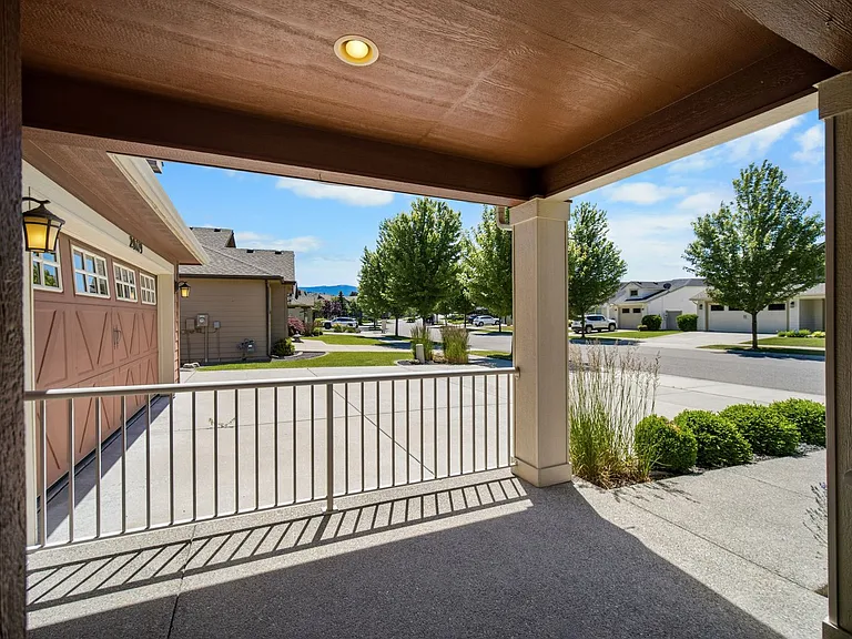 20119 E Glenbrook Ave — Photo 48