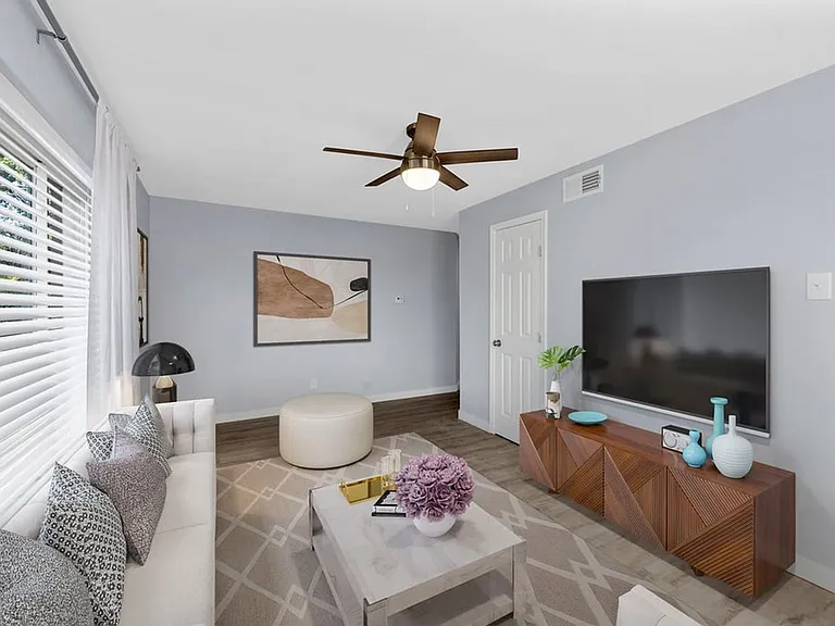 7201 Gravois — Photo 32